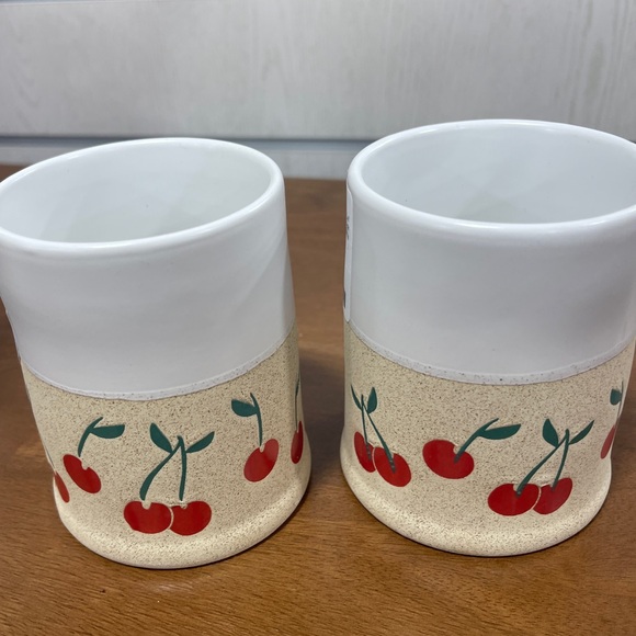 Red Cherry 🍒 Glazed Ceramic Desk Organizer Pen Holder Vanity Set of 2 NWT - Picture 2 of 4